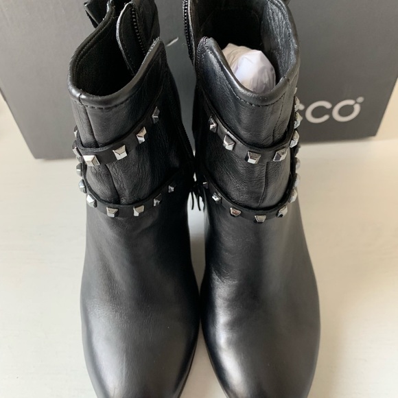 Ecco Boots - Picture 3 of 7